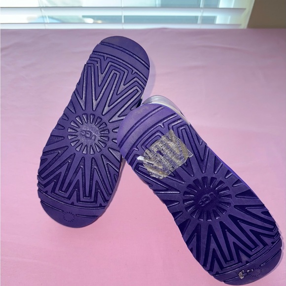 UGG Classic Clear Mini Marble
Boot | Size 8 EUC - Picture 12 of 14